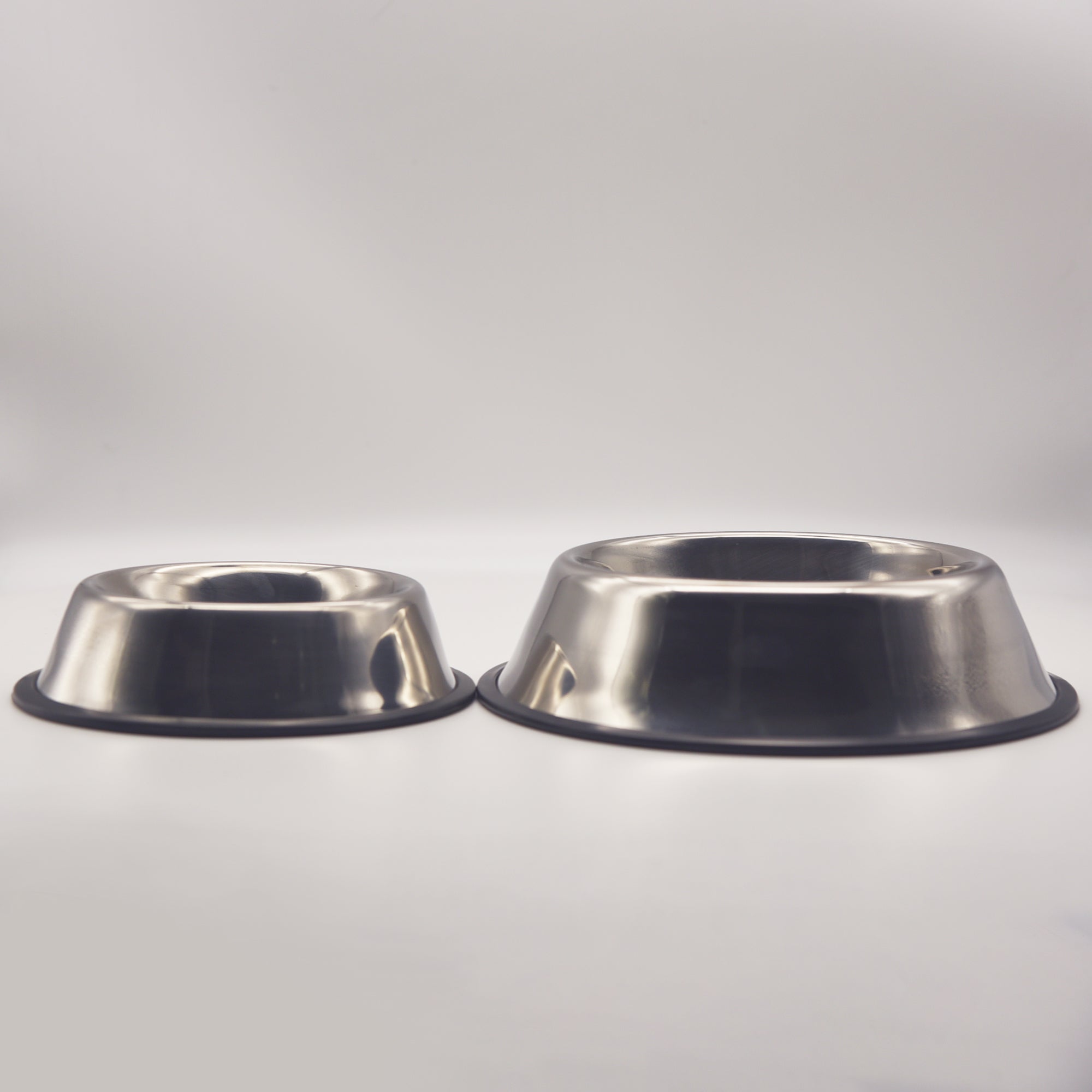 Rustfristål hundeskål to størrelser