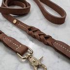 Denjo dogs hundesnor i brun læderflet med guld kabinhage